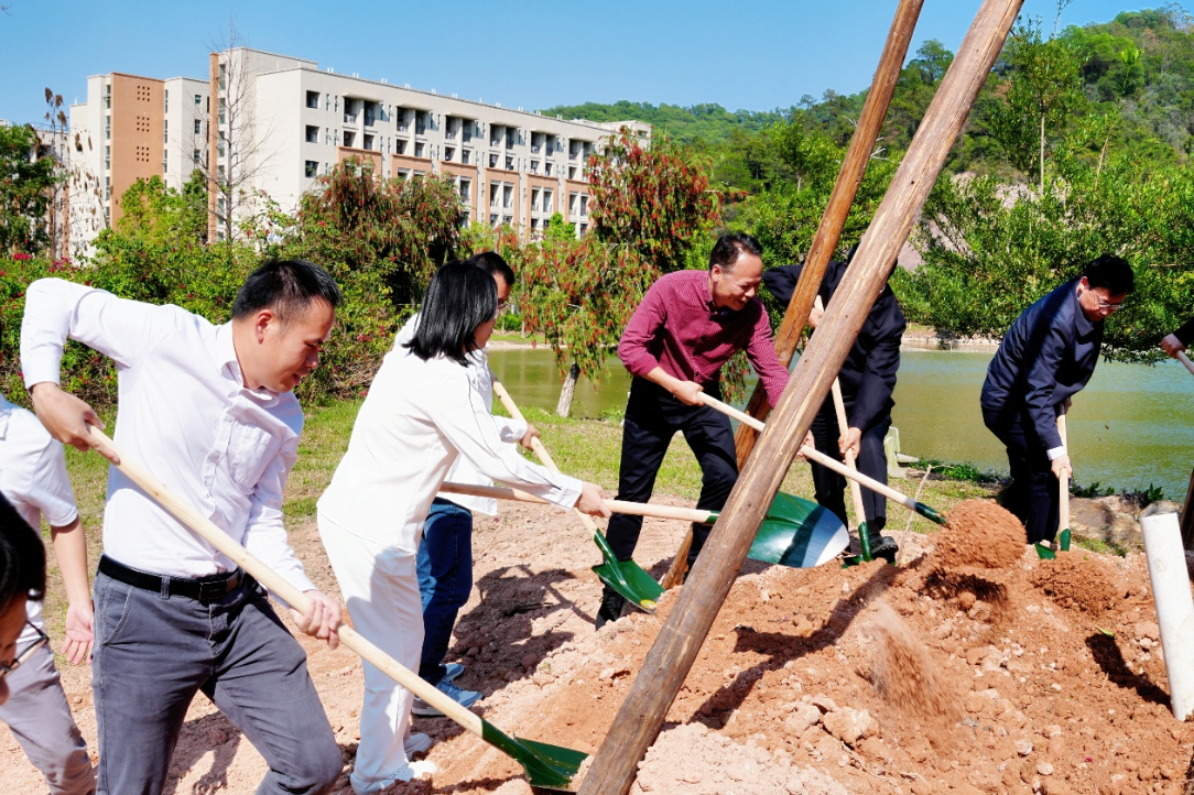 廣東藥科大學義務植樹活動